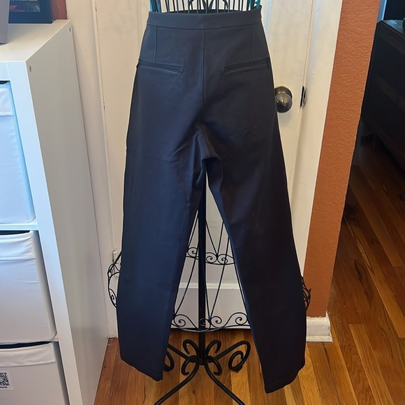 Lululemon Pants-Size 6 - Picture 2 of 5